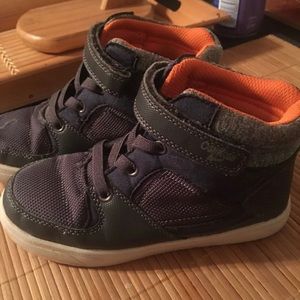 Oshkosh boy size 12